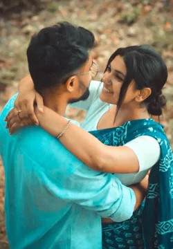 പെയ്തൊഴിയാതെ ...